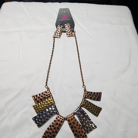 Earring/necklace set - Picture 2 of 2